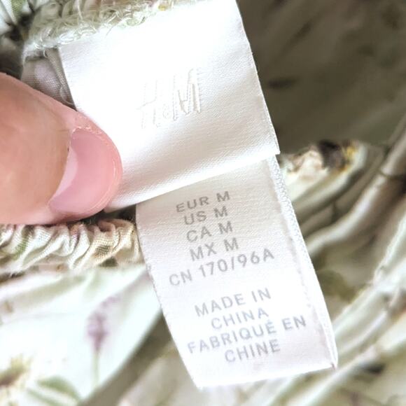 H&M Sundress Women's Sz Medium Green Wildflower Poplin Bow Back Influencer - Picture 4 of 4